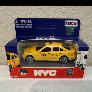 NYC Taxi Cab 1:64 Scale Brand New In Box DARON Diecast Miniature Model Toy